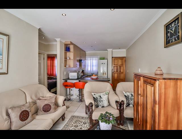 2 BEDROOM TOWNHOUSE RENTED IN WALMER HEIGHTS